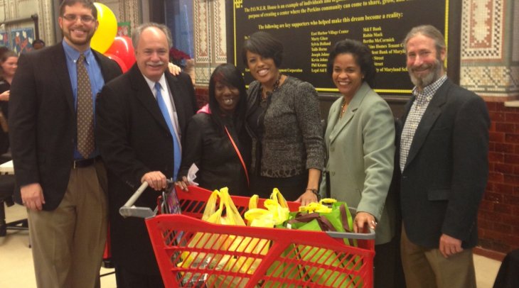 Mayor Rawlings-Blake and other officials announce the expansion of the Virtual Supermarket Program